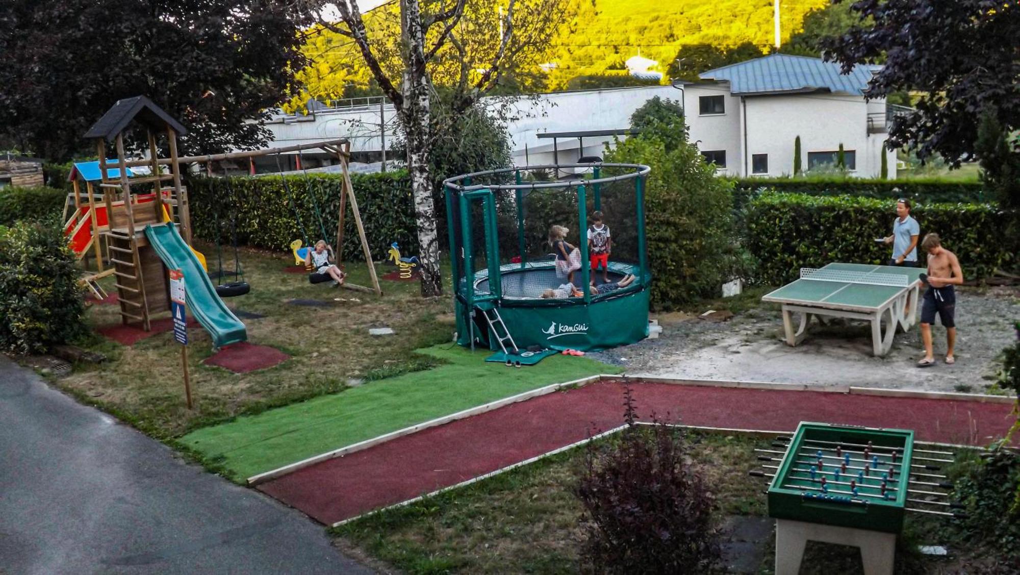 Camping Plein Soleil Lourdes Esterno foto